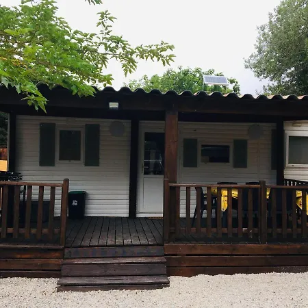 캠프장 Mobil-home Sur Terrain Prive *